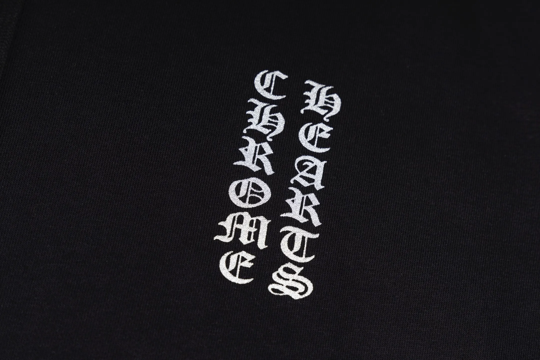 M37—P210 -Chrome Hearts/Chrome Hearts printed sweatshirt cardigan jacket -420 grams of high-density, high-quality wool, soft, delicate and skin-friendly, soft and silky to the touch, warm and skin-friendly -The hardware and zipper accessories are all customized and full of details -Colour: black -Size: S M L XL